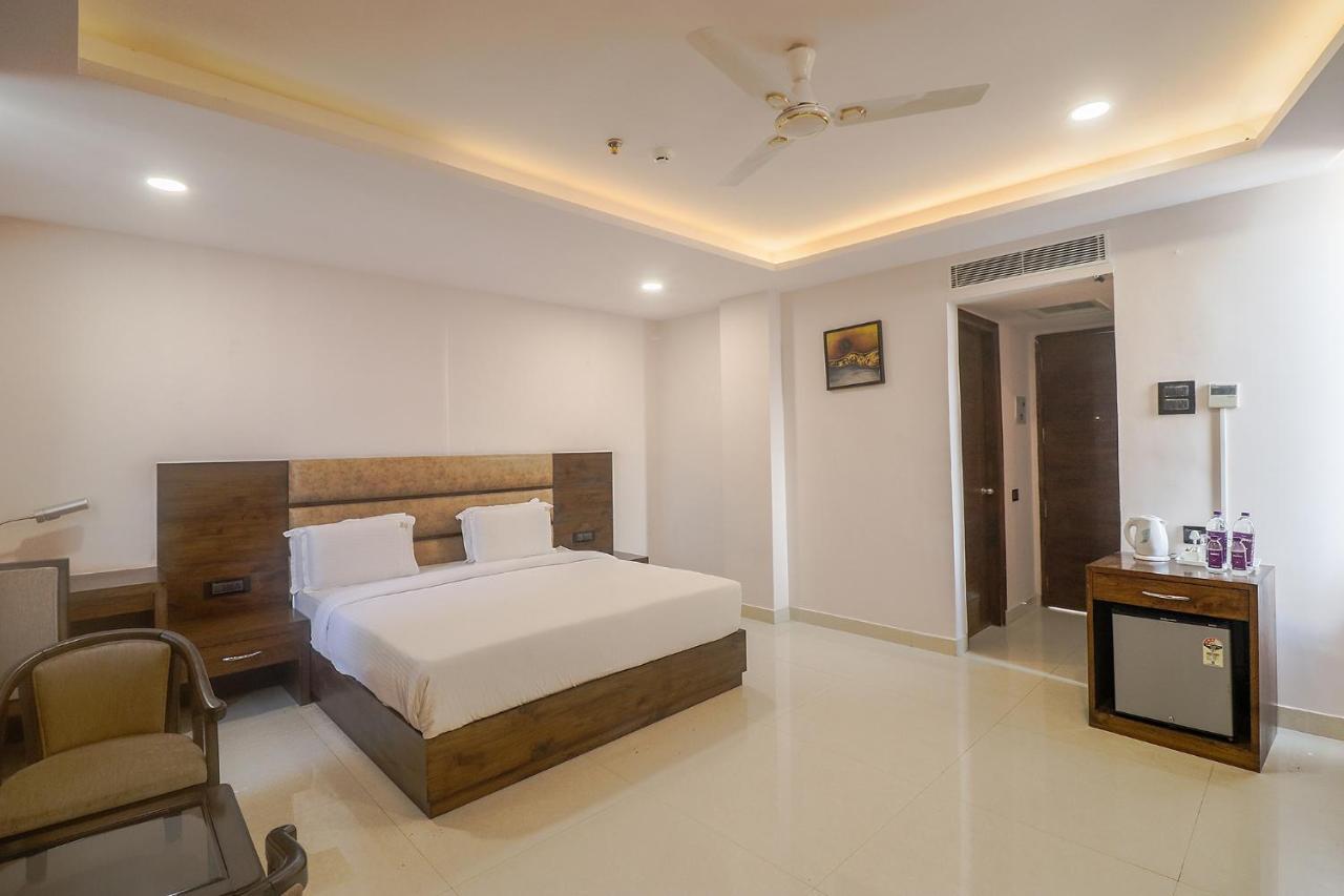 Fabhotel Mid Town Grand Панчкула Екстер'єр фото