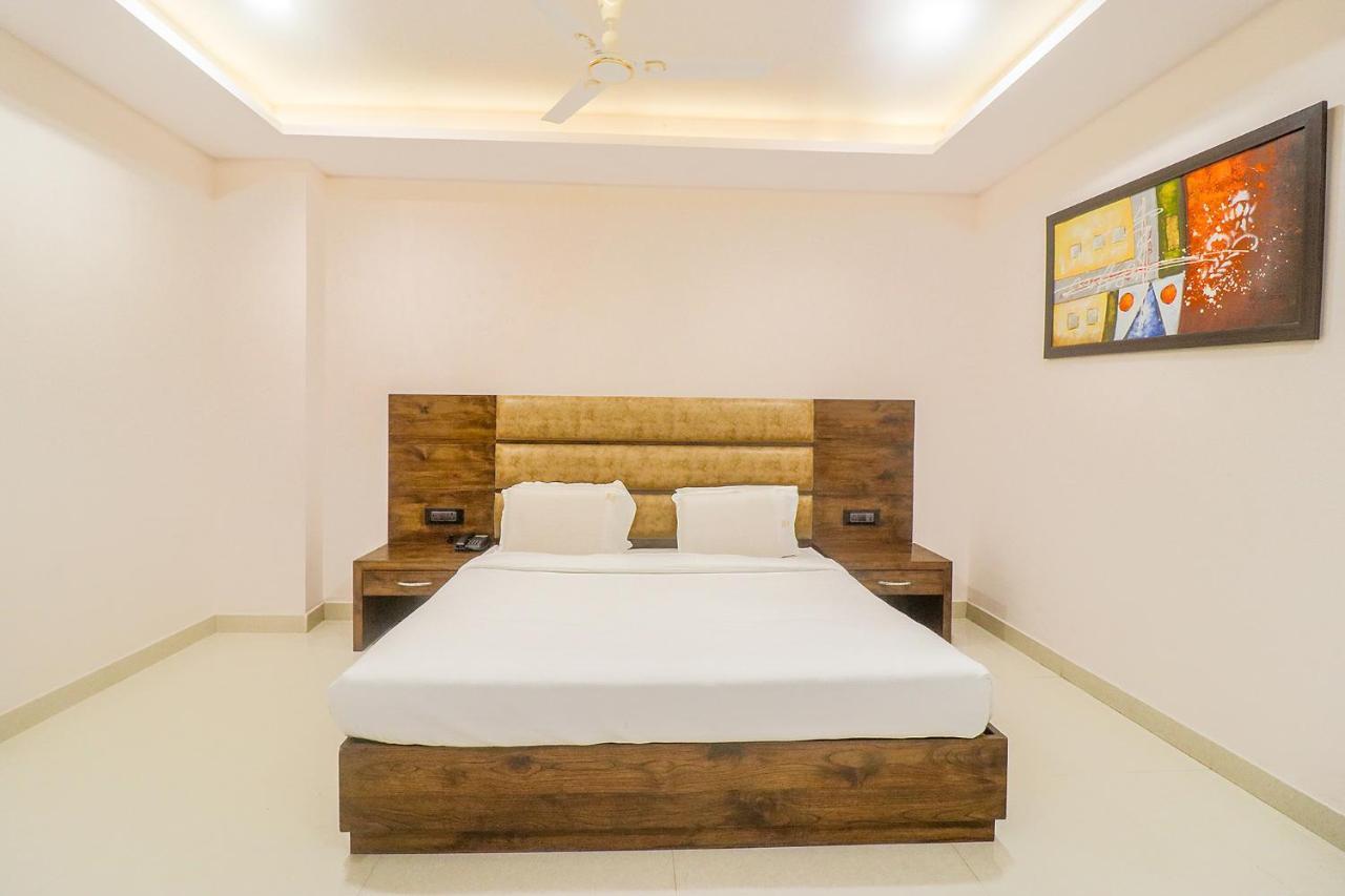 Fabhotel Mid Town Grand Панчкула Екстер'єр фото