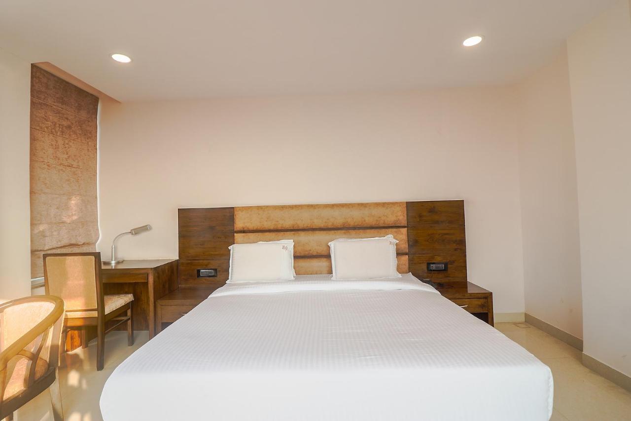Fabhotel Mid Town Grand Панчкула Екстер'єр фото