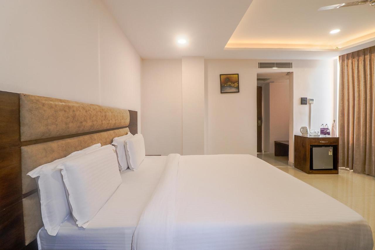 Fabhotel Mid Town Grand Панчкула Екстер'єр фото
