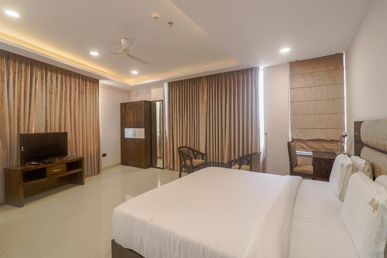Fabhotel Mid Town Grand Панчкула Екстер'єр фото