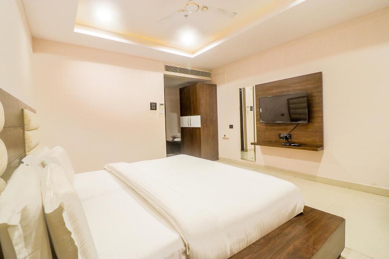 Fabhotel Mid Town Grand Панчкула Екстер'єр фото