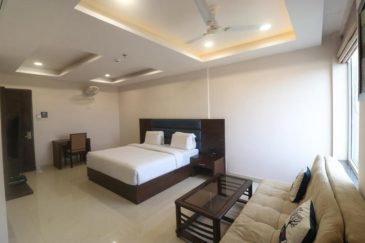 Fabhotel Mid Town Grand Панчкула Екстер'єр фото