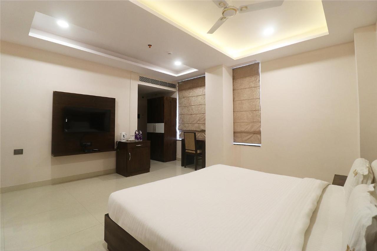 Fabhotel Mid Town Grand Панчкула Екстер'єр фото