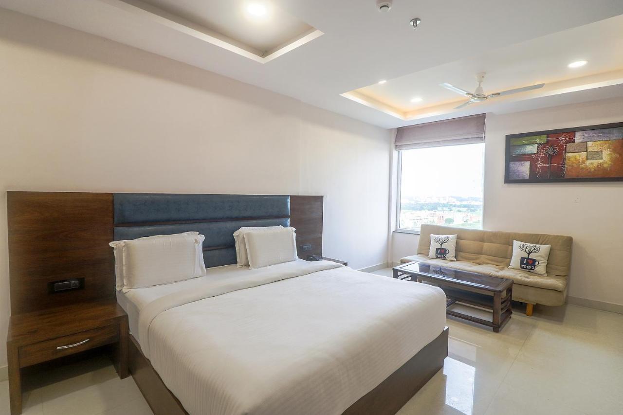 Fabhotel Mid Town Grand Панчкула Екстер'єр фото
