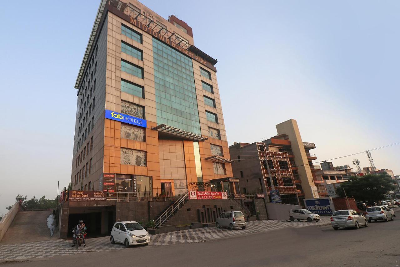 Fabhotel Mid Town Grand Панчкула Екстер'єр фото
