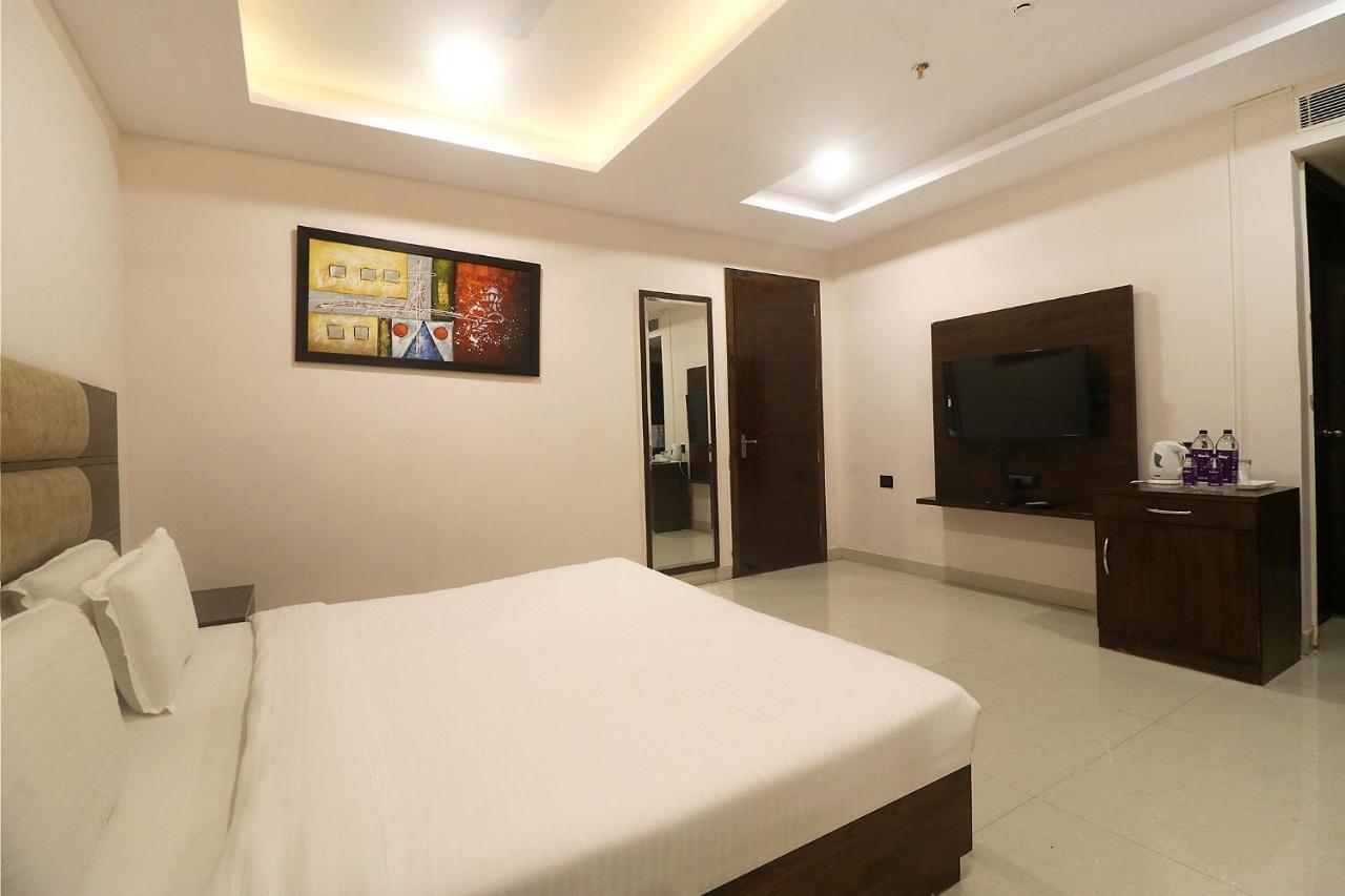 Fabhotel Mid Town Grand Панчкула Екстер'єр фото