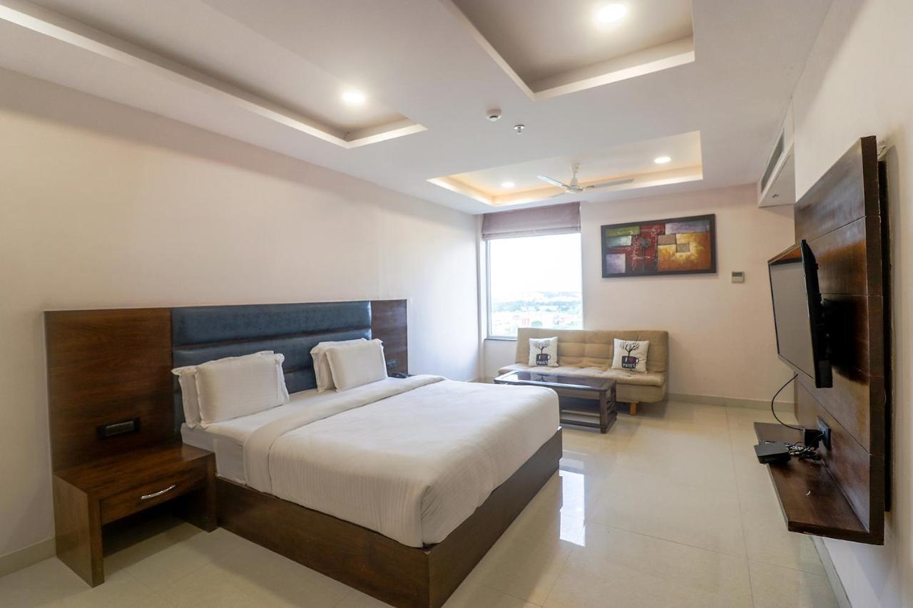 Fabhotel Mid Town Grand Панчкула Екстер'єр фото